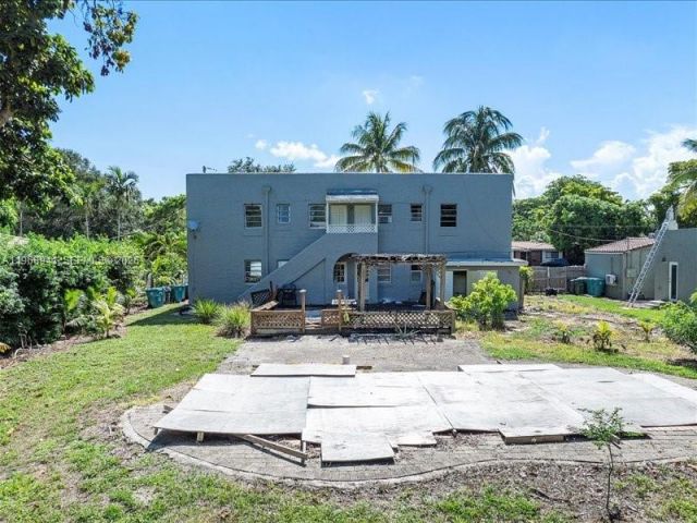 Продажа дома по адресу 11402 NE 8th Ct - фото 7514739