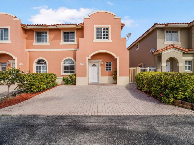 Дом в аренду по адресу 7733 SW 94th Ln . - фото 7493511