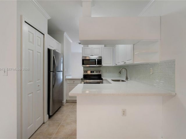 Дом в аренду по адресу 7733 SW 94th Ln . - фото 7493513