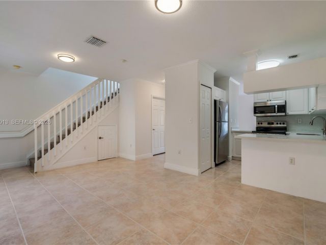 Дом в аренду по адресу 7733 SW 94th Ln . - фото 7493514