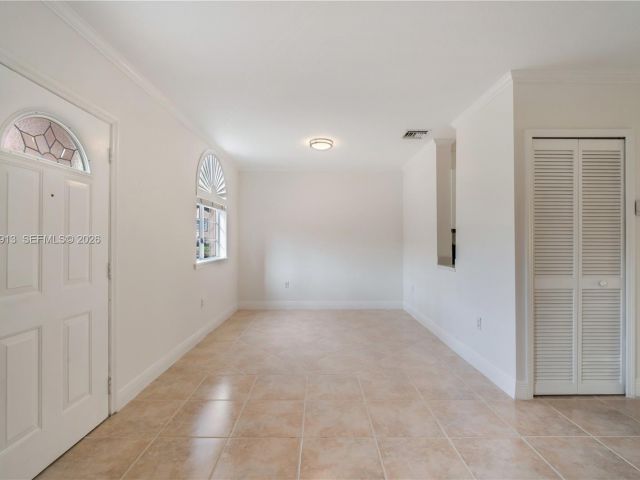 Дом в аренду по адресу 7733 SW 94th Ln . - фото 7493518