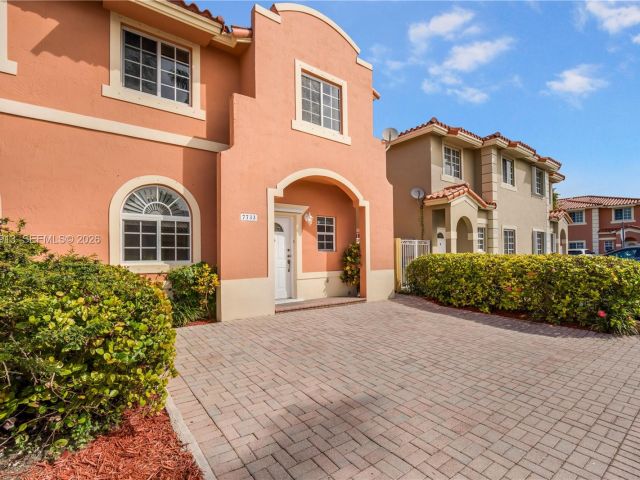 Дом в аренду по адресу 7733 SW 94th Ln . - фото 7493519