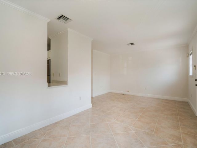 Дом в аренду по адресу 7733 SW 94th Ln . - фото 7493520