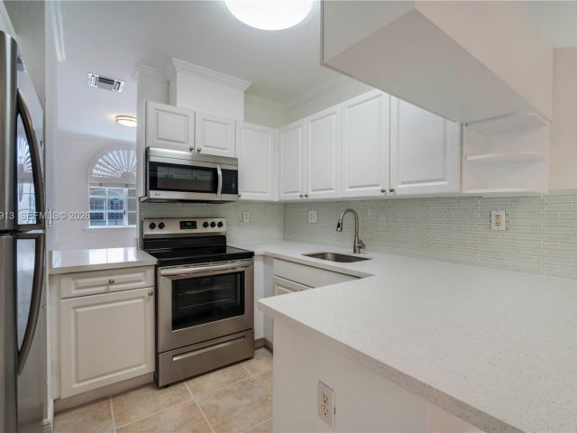 Дом в аренду по адресу 7733 SW 94th Ln . - фото 7493521