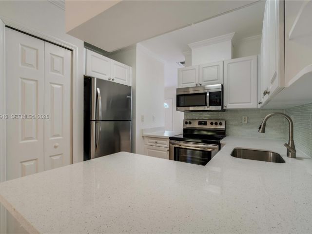 Дом в аренду по адресу 7733 SW 94th Ln . - фото 7493522