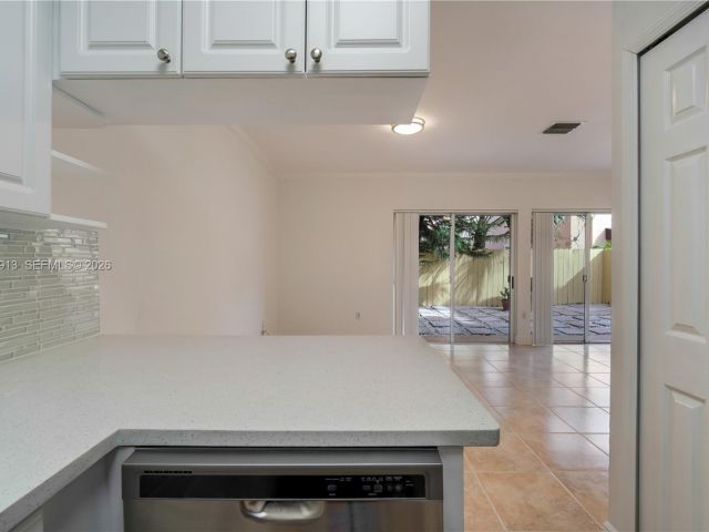 Дом в аренду по адресу 7733 SW 94th Ln . - фото 7493523