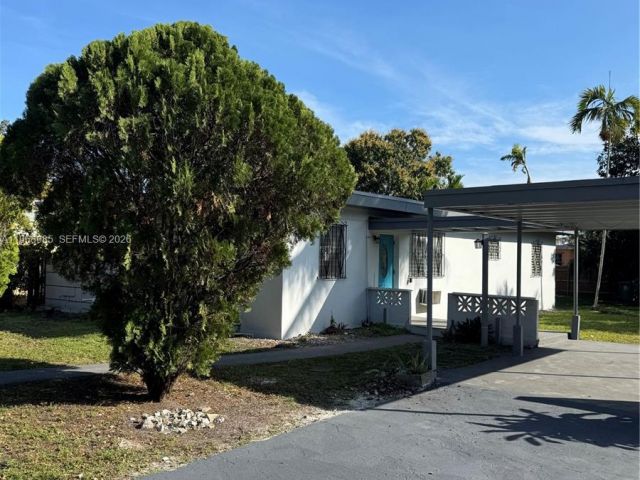 Дом в аренду по адресу 480 NE 127th St - фото 7475829