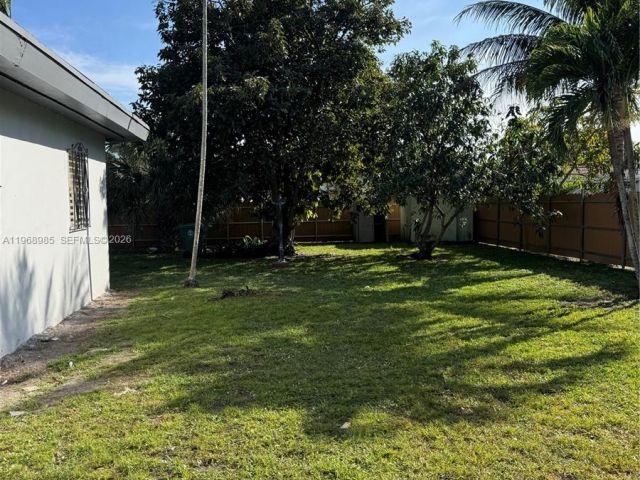 Дом в аренду по адресу 480 NE 127th St - фото 7475833