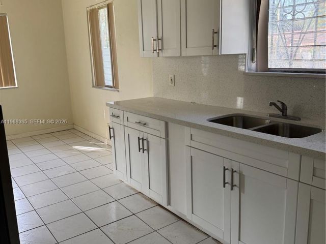 Дом в аренду по адресу 480 NE 127th St - фото 7475837