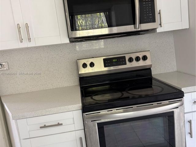 Дом в аренду по адресу 480 NE 127th St - фото 7475840