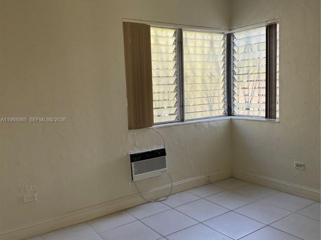 Дом в аренду по адресу 480 NE 127th St - фото 7475846