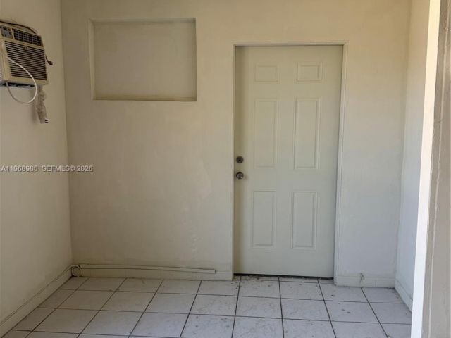 Дом в аренду по адресу 480 NE 127th St - фото 7475848