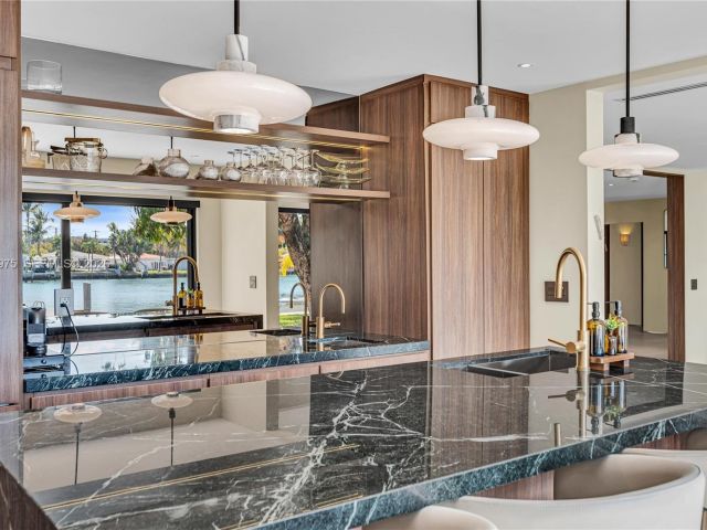 Дом в аренду по адресу 1170 S Biscayne Point Rd N/A - фото 7469535