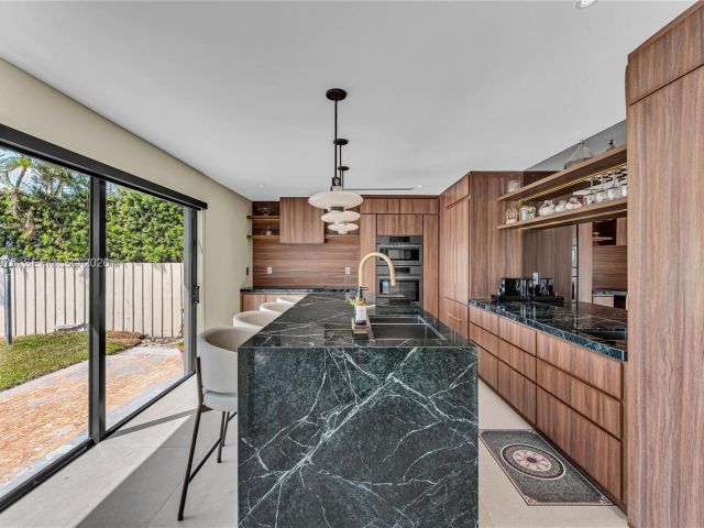 Дом в аренду по адресу 1170 S Biscayne Point Rd N/A - фото 7469542