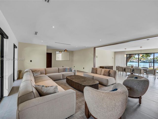 Дом в аренду по адресу 1170 S Biscayne Point Rd N/A - фото 7469556