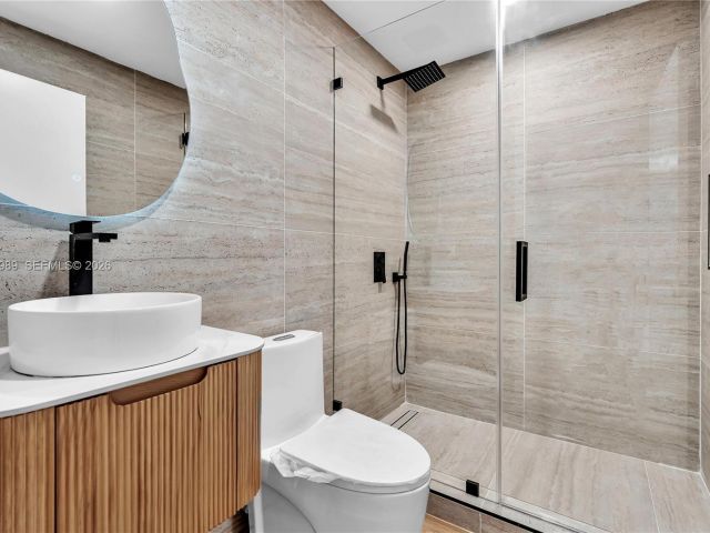 Дом в аренду по адресу 4917 SW 32nd Way - фото 7472431