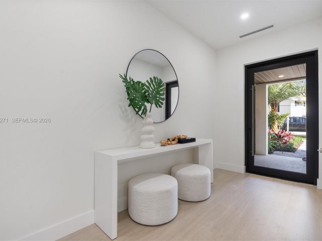 Продажа дома по адресу 912 SE 13th St - фото 7537093