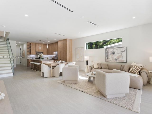 Продажа дома по адресу 912 SE 13th St - фото 7537095