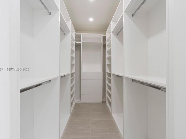 Продажа дома по адресу 912 SE 13th St - фото 7537105