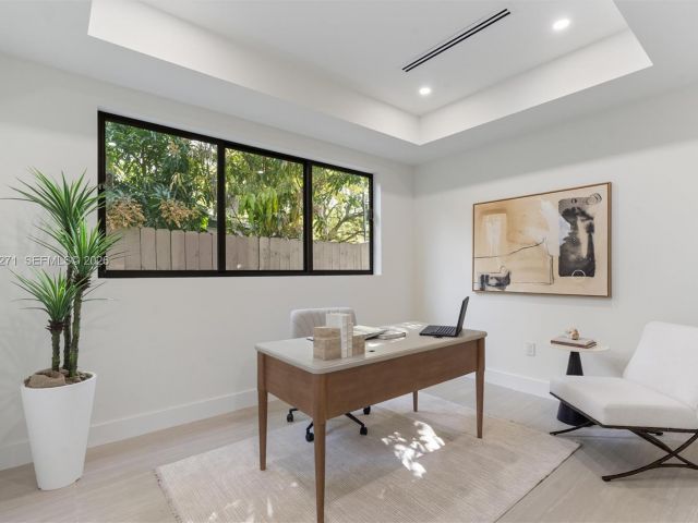 Продажа дома по адресу 912 SE 13th St - фото 7537106