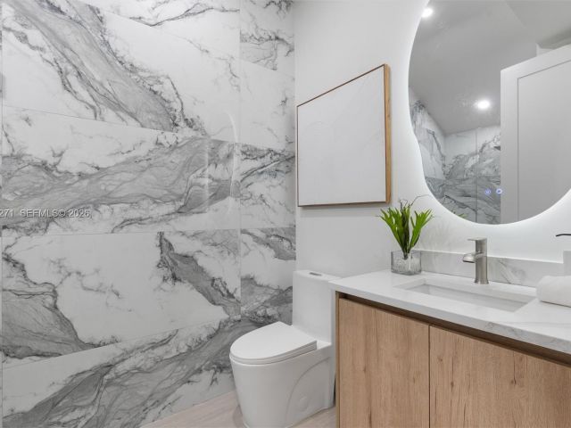 Продажа дома по адресу 912 SE 13th St - фото 7537107