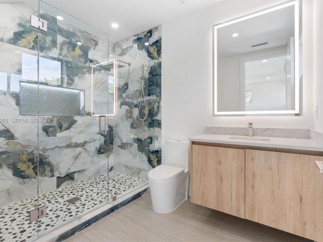 Продажа дома по адресу 912 SE 13th St - фото 7537110