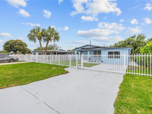 Продажа дома по адресу 2520 NW 108th St - фото 7536921