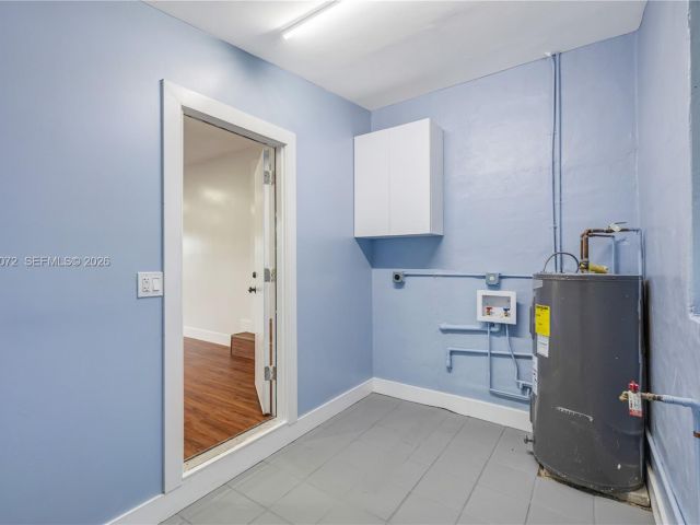 Продажа дома по адресу 2520 NW 108th St - фото 7536938