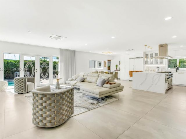 Продажа дома по адресу 500 94th St - фото 7467227