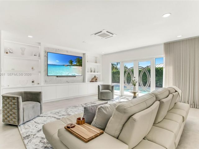 Продажа дома по адресу 500 94th St - фото 7467229