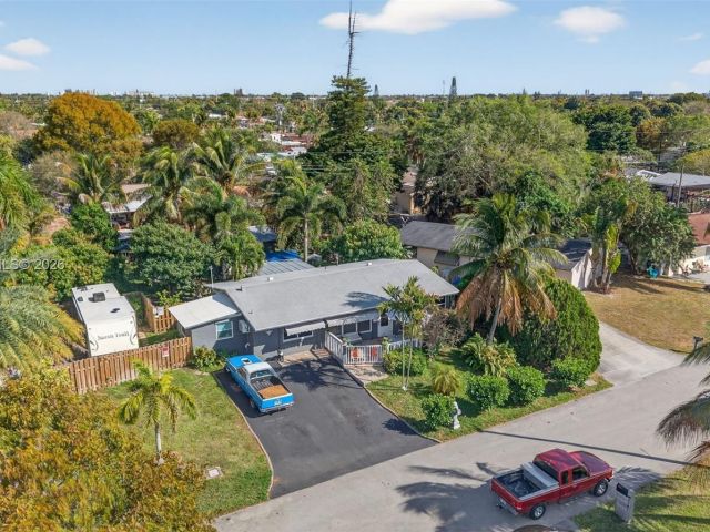 Продажа дома по адресу 4280 NE 11th Ter - фото 7478774