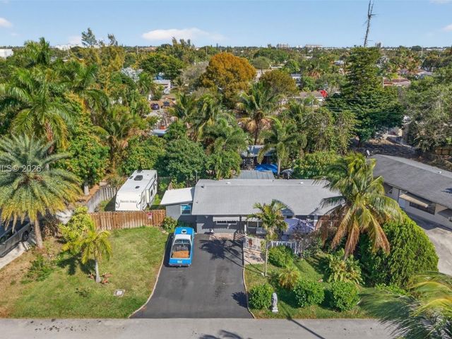 Продажа дома по адресу 4280 NE 11th Ter - фото 7478775