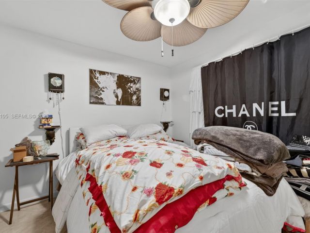 Продажа дома по адресу 4280 NE 11th Ter - фото 7478780