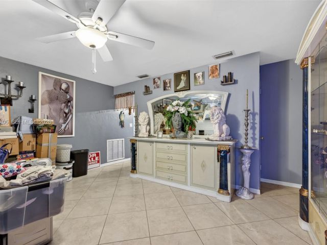 Продажа дома по адресу 4280 NE 11th Ter - фото 7478782