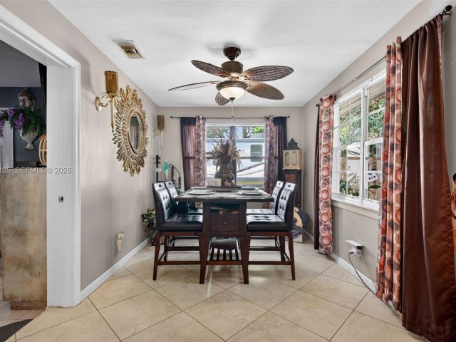 Продажа дома по адресу 4280 NE 11th Ter - фото 7478788