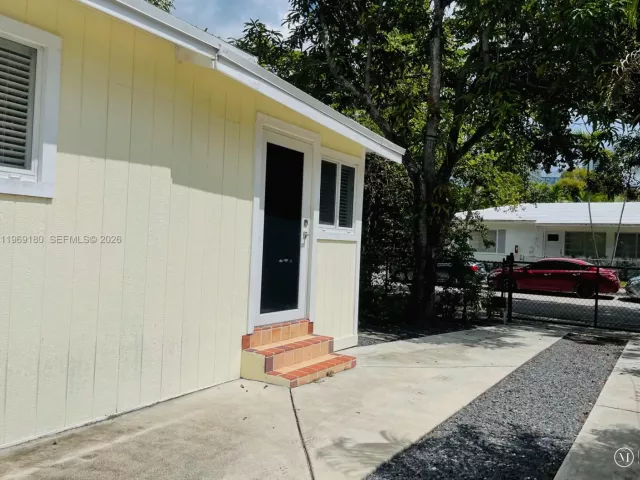 Дом в аренду по адресу 3010 NW 1st Ave 0 - фото 7541713