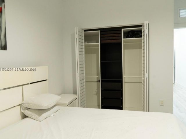 Дом в аренду по адресу 11611 SW 253 ST 11611 - фото 7492664