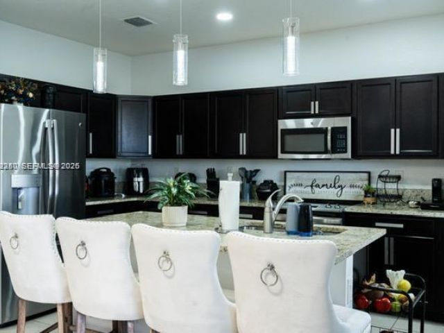 Дом в аренду по адресу 11611 SW 253 ST 11611 - фото 7492665