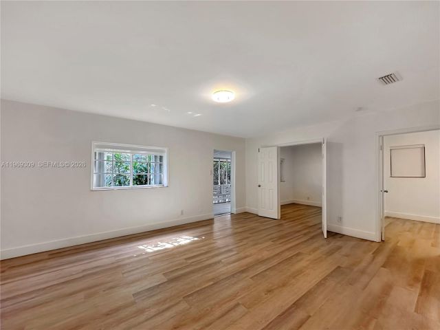 Дом в аренду по адресу 969 Bay Dr 5 - фото 7469518