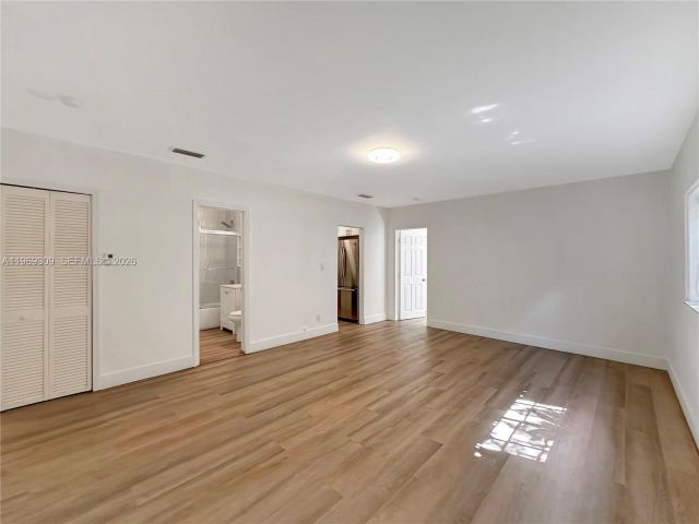 Дом в аренду по адресу 969 Bay Dr 5 - фото 7469520