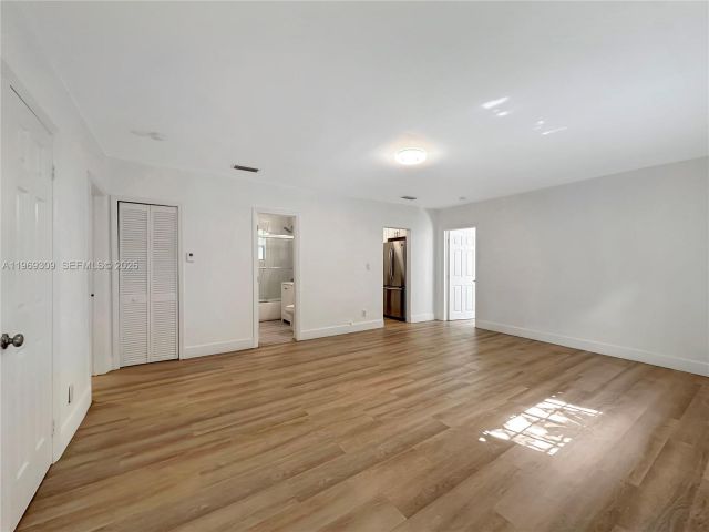 Дом в аренду по адресу 969 Bay Dr 5 - фото 7469521