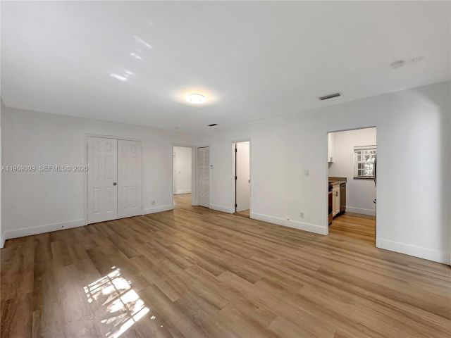 Дом в аренду по адресу 969 Bay Dr 5 - фото 7469522