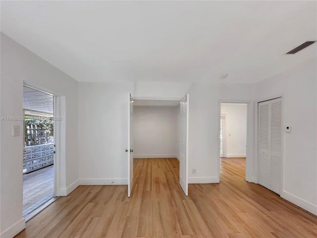 Дом в аренду по адресу 969 Bay Dr 5 - фото 7469523