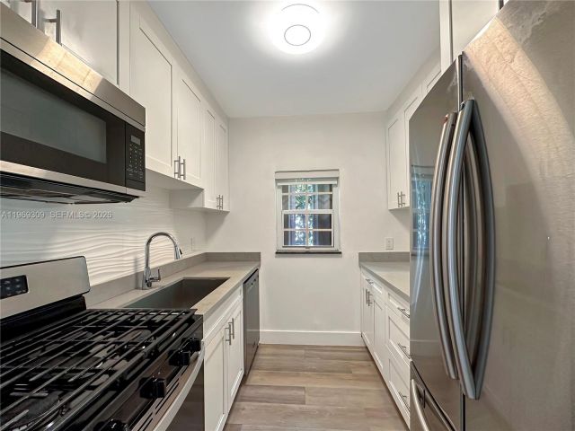 Дом в аренду по адресу 969 Bay Dr 5 - фото 7469524