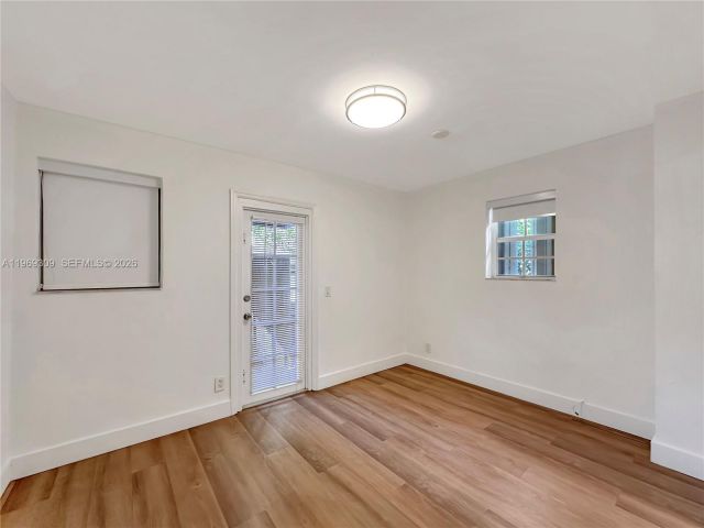 Дом в аренду по адресу 969 Bay Dr 5 - фото 7469529