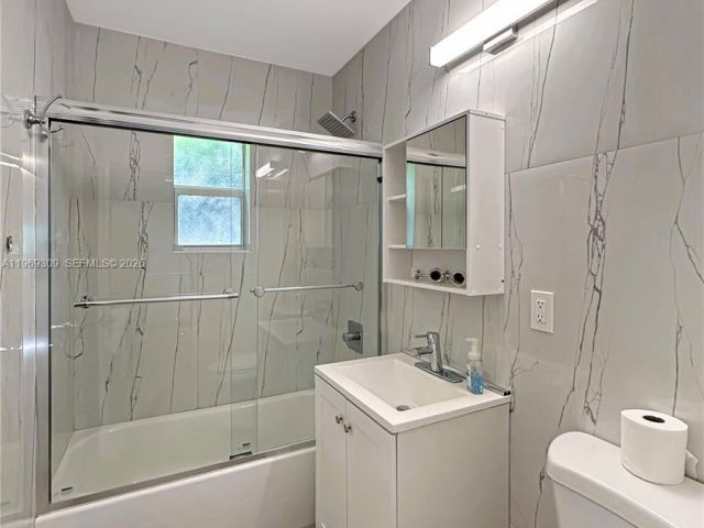 Дом в аренду по адресу 969 Bay Dr 5 - фото 7469534