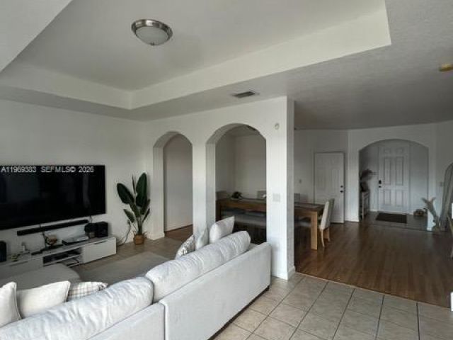 Продажа дома по адресу 15243 SW 9th Way - фото 7521524