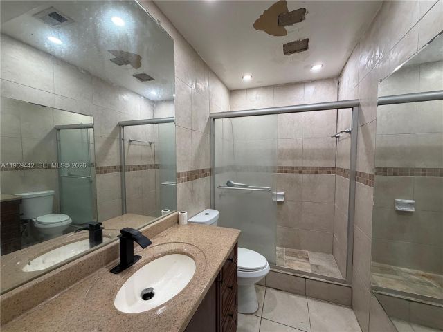 Продажа дома по адресу 14015 NE 11th Ave - фото 7475828