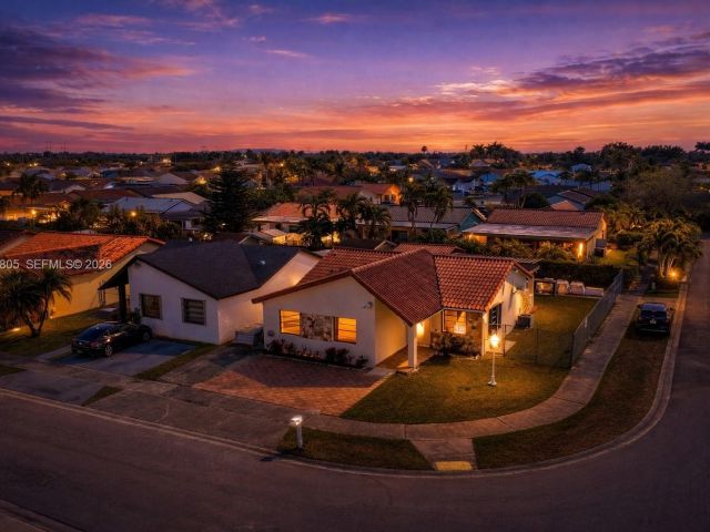 Продажа дома по адресу 13844 SW 15th St - фото 7466031