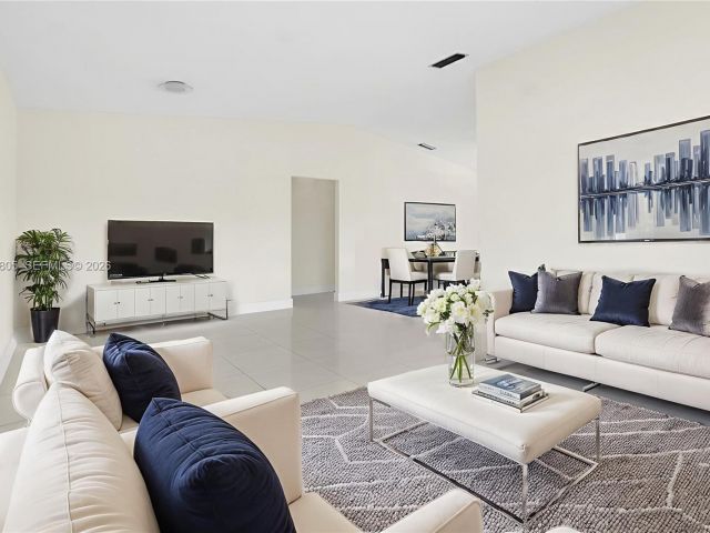 Продажа дома по адресу 13844 SW 15th St - фото 7466032